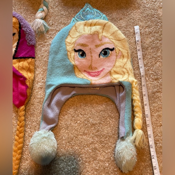 Disney Little Girls Frozen Elsa 'Squeez and Flap' Fun Cold Weather Hat, Age 4-7 - Picture 11 of 16